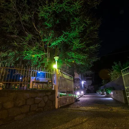 Casa Zan Arte & Outdoor Verso La Valle D'aosta 아파트 Baio Dora