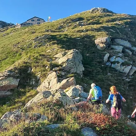 Casa Zan Arte & Outdoor Verso La Valle D'aosta